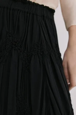 Hoss Intropia Romelia. Falda bordada Negro New