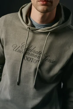 OOTO Sudadera gráfica con capucha Kaki Online