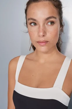 Dash and Stars Sujetador deportivo 4D Stretch bandeau blanco y negro Outlet