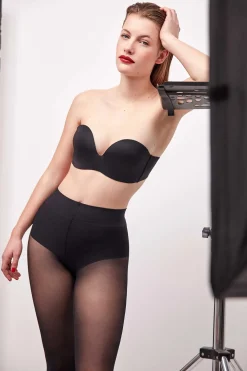 Gisela Sujetador desmontable escote extremo negro Hot