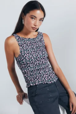 Springfield Top ajustado florecitas negro Hot