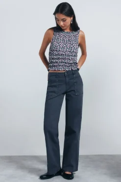 Springfield Top ajustado florecitas negro Hot