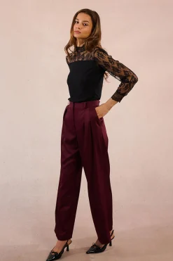 Molly Bracken Top de manga larga detalles de encaje Negro Online