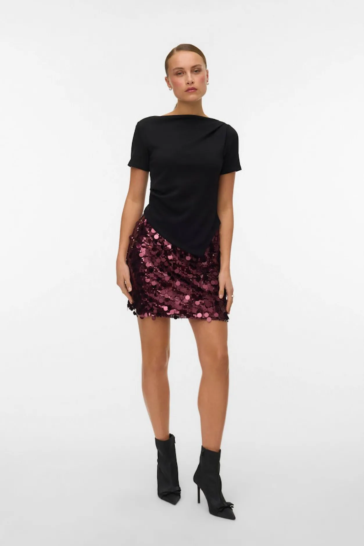 Vero Moda Top de mujer de manga corta asimétrico Negro Online