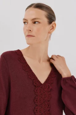 Cortefiel Top detalle puntilla escote Vino Discount