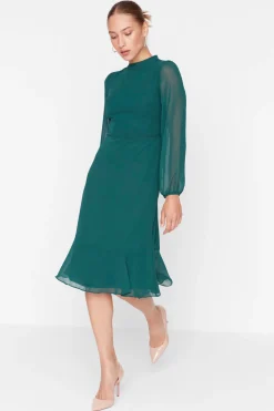 Trendyol Vestido con cuello alto y forro verde