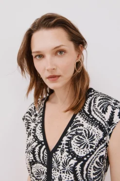 Cortefiel Vestido escote pico contraste Estampado blanco Hot