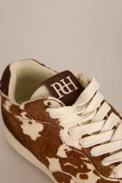 Pedro del Hierro Zapatillas de piel con estampado vaca Marr&oacute;n